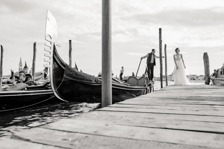 Bridal portrait in Venice in gondola area